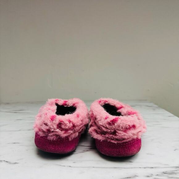 Acorn Pink Fuzzy Slippers Girls Size 12-13 - Picture 5 of 8